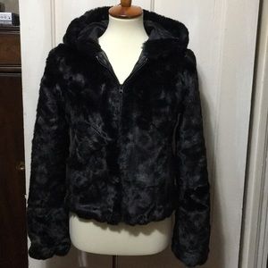 🌺🌺Faux Fur Jacket🌺🌺EUC🌺🌺
